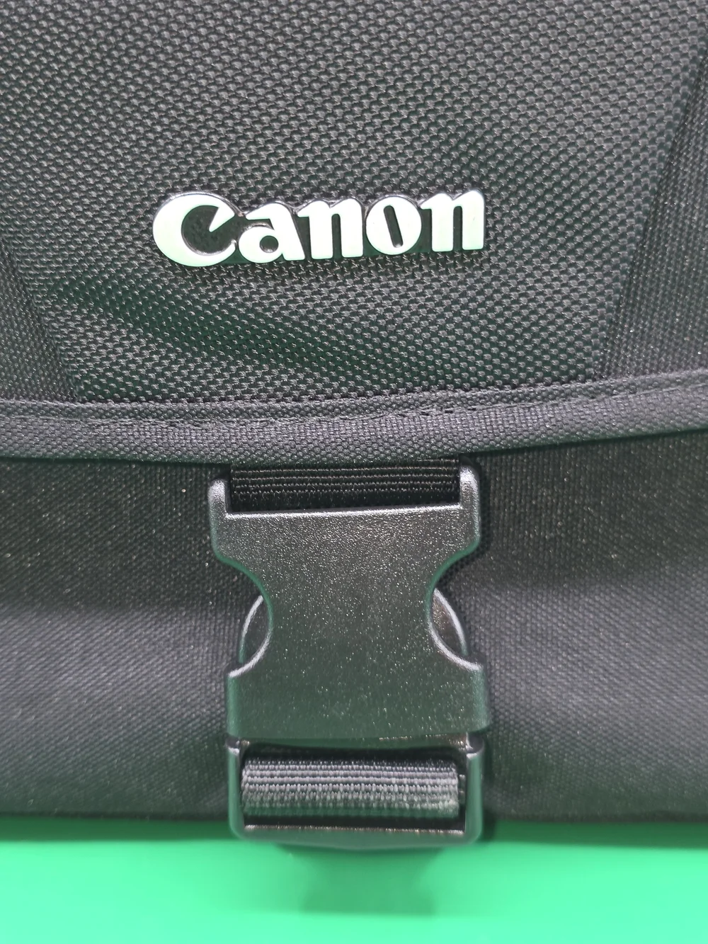 Canon Medium Camera Bag – Sleek Black & MINT Condition!